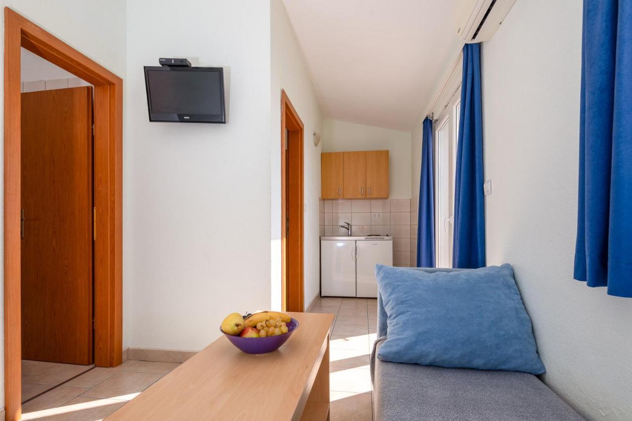 Apartments & Restaurant Galeb Marusici  Kültér fotó